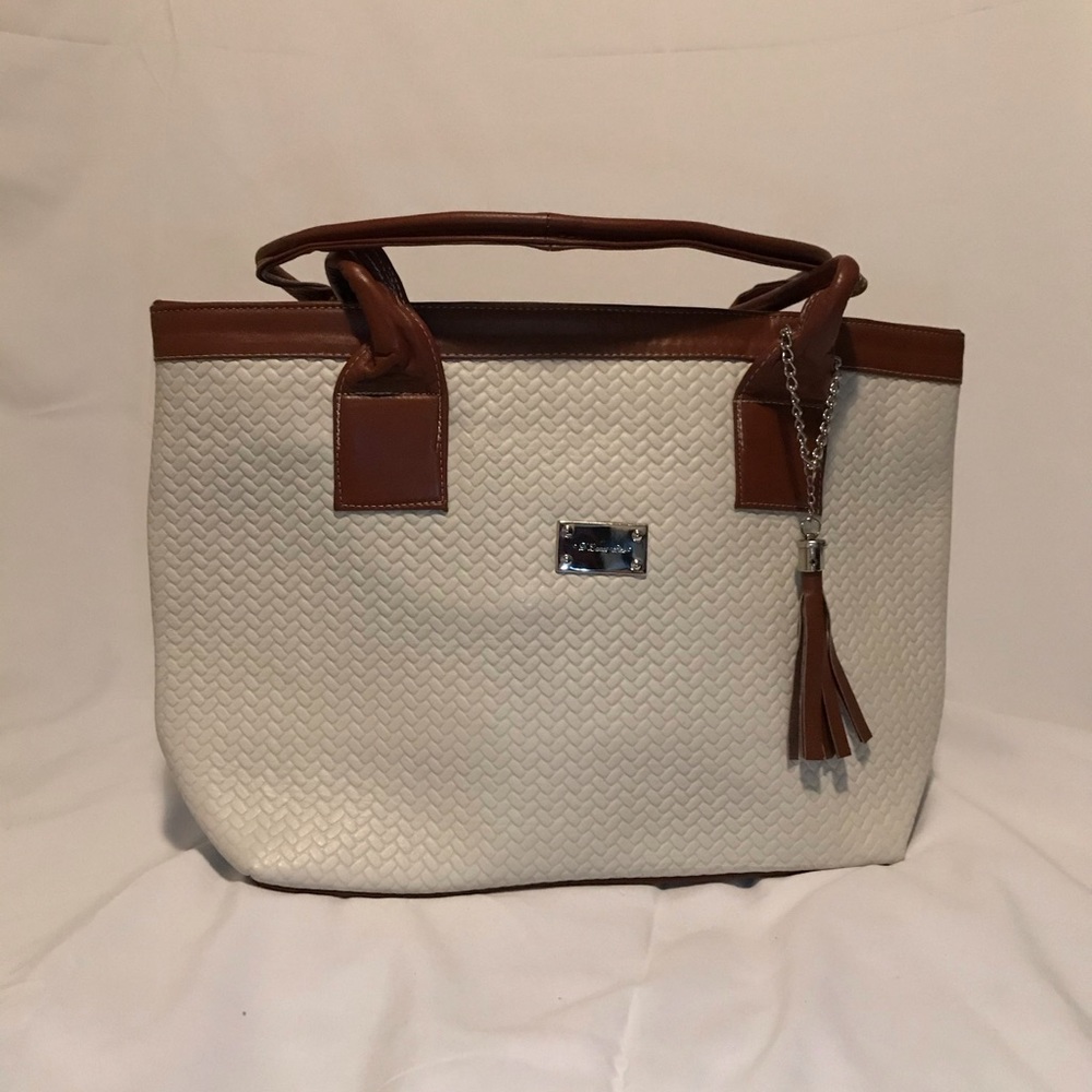 Women’s shoulder bag in white